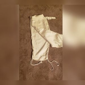 White, Belted Capri Pant